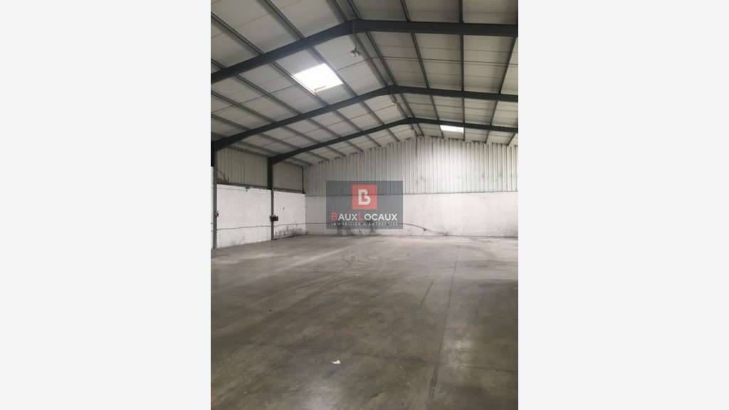 Entrepôt local d activité 500m² à louer à Vedène
