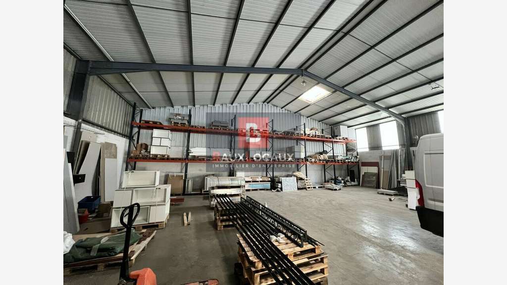 Entrepôt local d activité 500m² à louer à Vedène