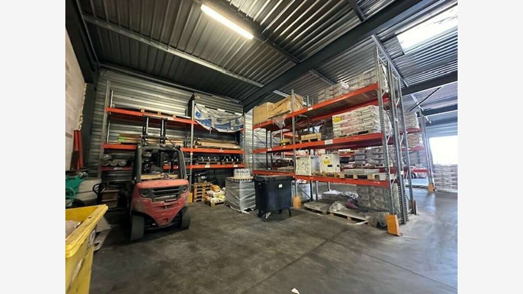 Local d'activité atelier de 1420m² à louer Vedène