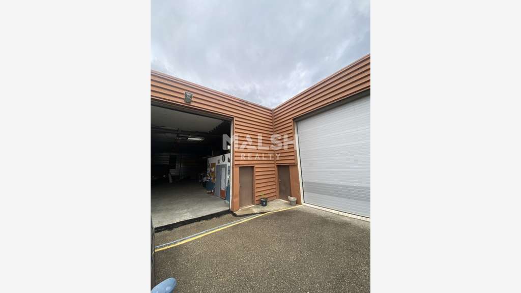 Local d'activité à louer 480m² à Vienne ZI Leveau