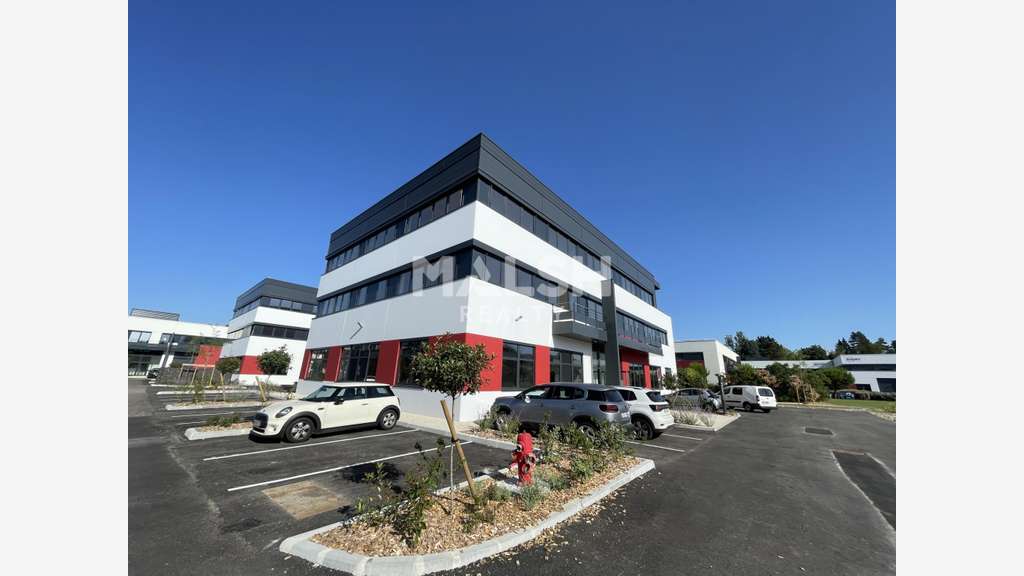 Loue locaux d'activités et bureaux 2652m² Dardilly