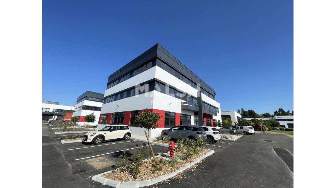 Loue locaux d'activités et bureaux 2652m² Dardilly