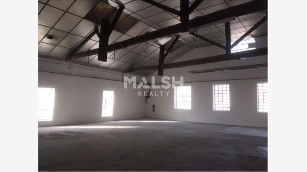 Locaux 1220 m² div à louer à Fleurieu sur Saône