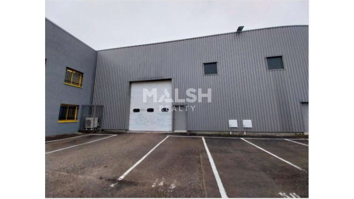 Locaux d'activités 912m² à louer à La Verpillière