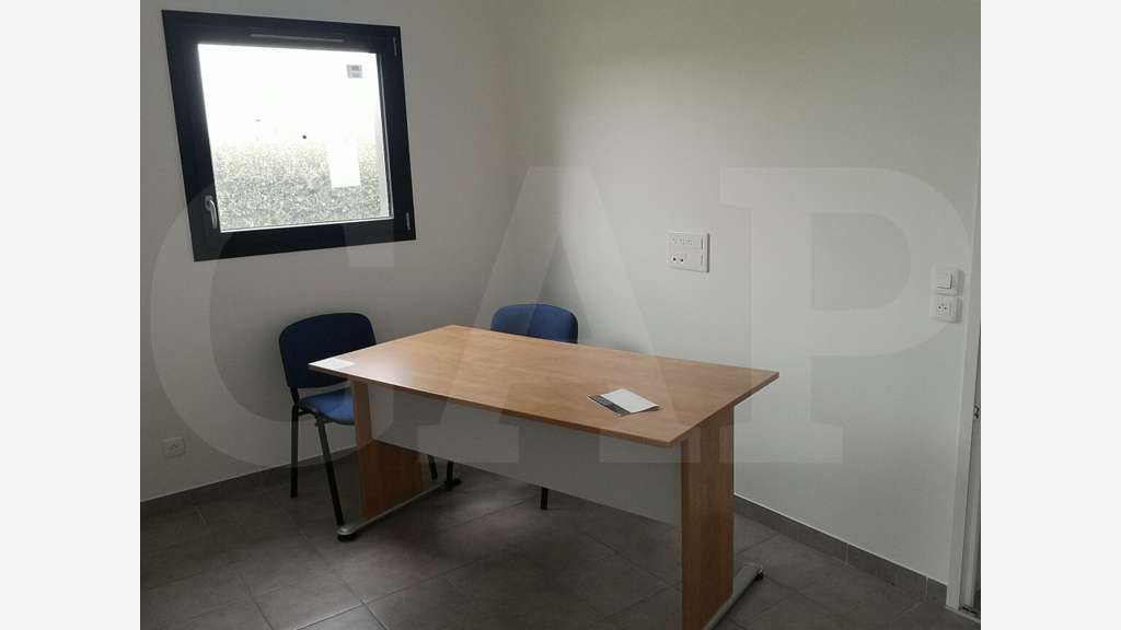 A louer bâtiment neuf 180m² à Noyal-Pontivy