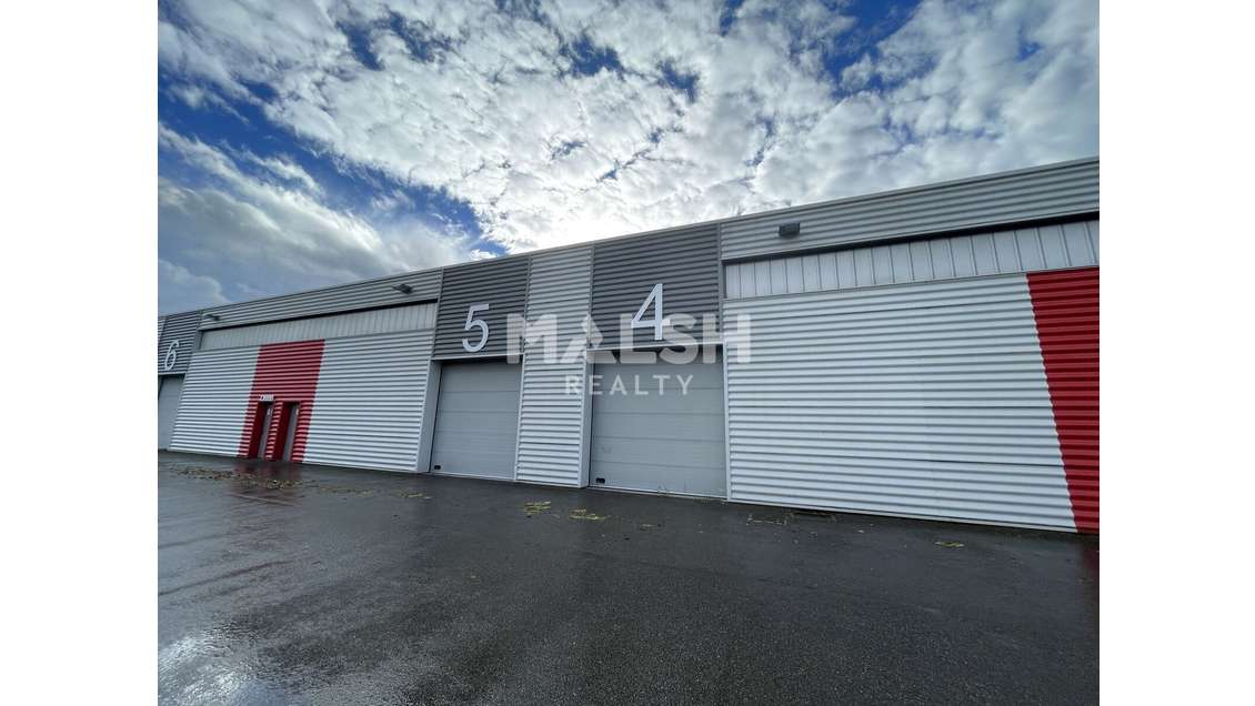 A louer local d'activité 1165m² divisible Neulise