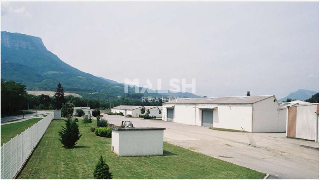 Locaux d'activités à louer 3691m² à Pontcharra
