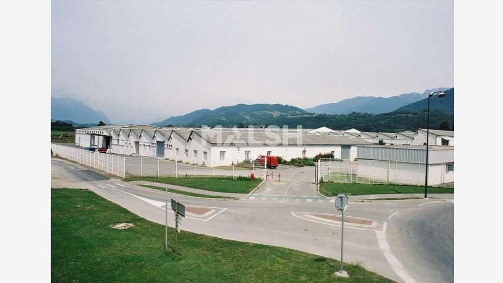 Locaux d'activités à louer 3691m² à Pontcharra