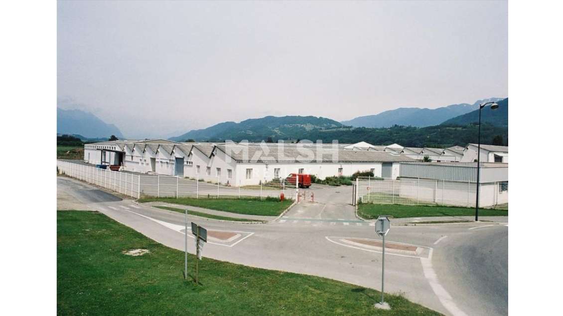 Locaux d'activités à louer 3691m² à Pontcharra