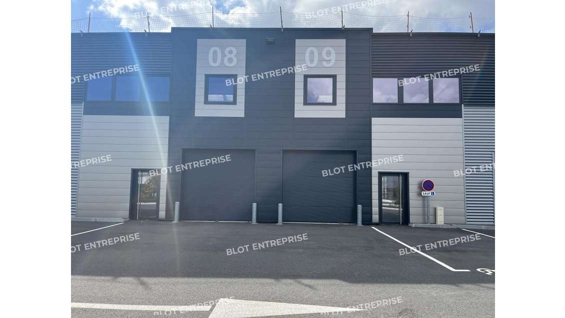 A louer cellule d'activités 159m² à Quimper