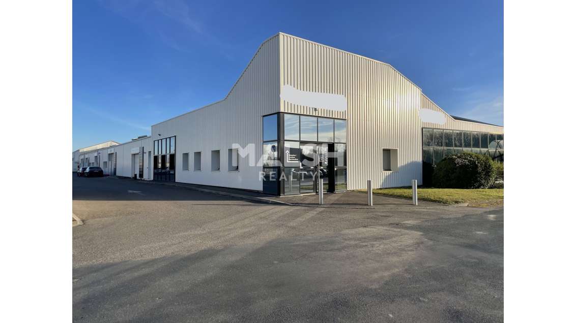 Loue locaux d'activités de 1505m² à Reyrieux