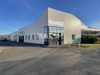 Loue locaux d'activités de 1505m² à Reyrieux