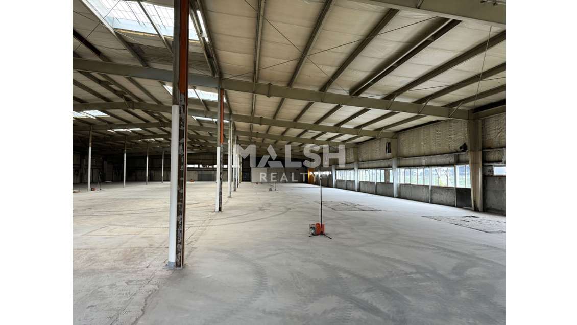 Loue locaux d'activités 1400m² Saint Etienne Nord