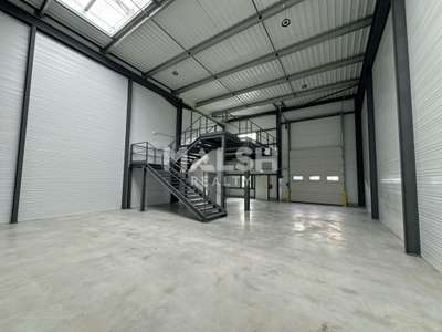 A louer local d'activités neuf 215m² à St-Étienne