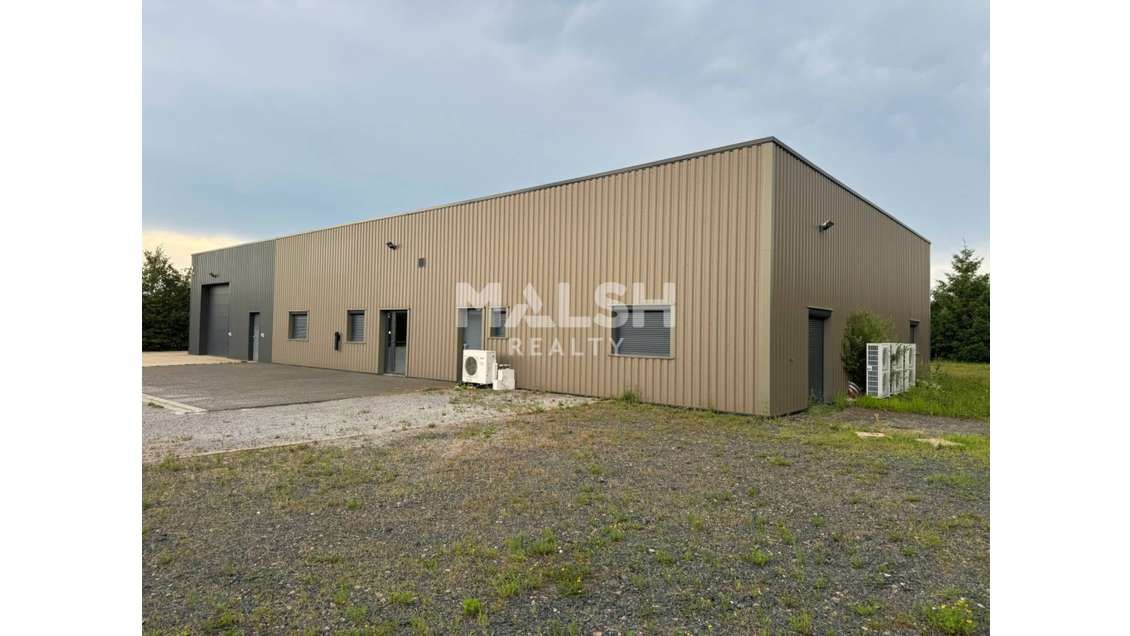 A louer local d'activité récent 450m² à St-Héand