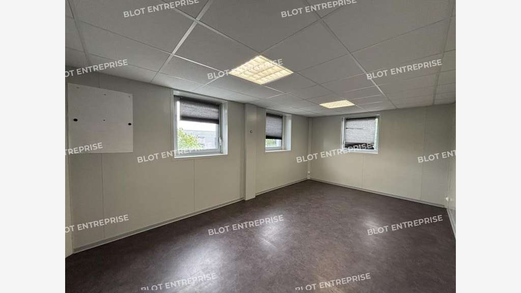 A louer locaux d'activités 330m² Saint Herblain