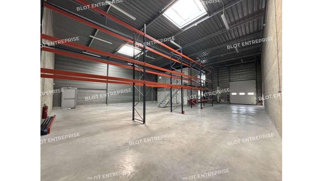 A louer locaux d'activités 330m² Saint Herblain