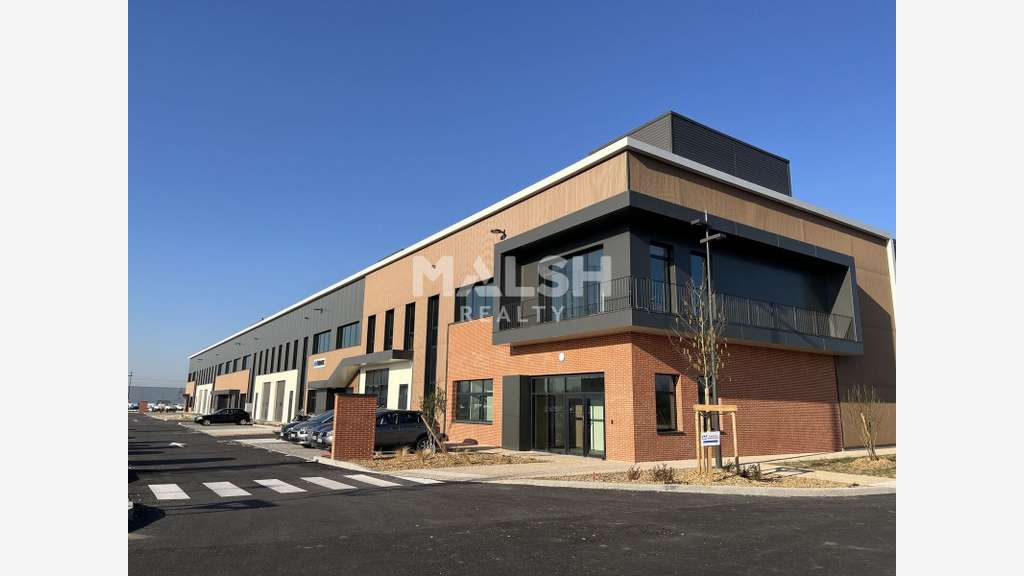 Loue locaux d'activités de 1278m² à Saint Priest