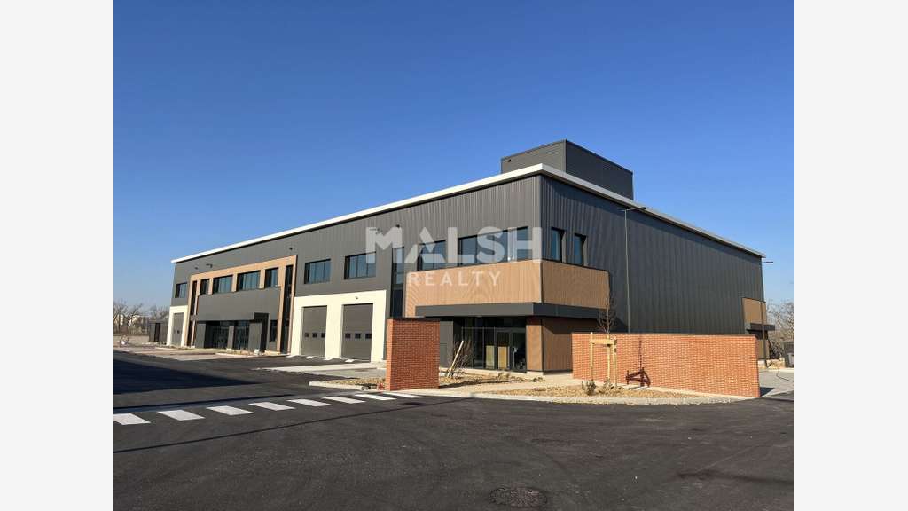 Loue locaux d'activités de 1278m² à Saint Priest