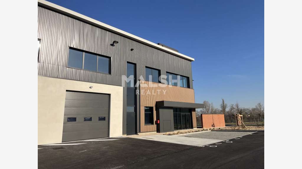 Loue locaux d'activités de 1278m² à Saint Priest
