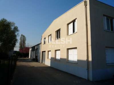 A louer 2 locaux  270m² à St-Symphorien-d'Ozon A7