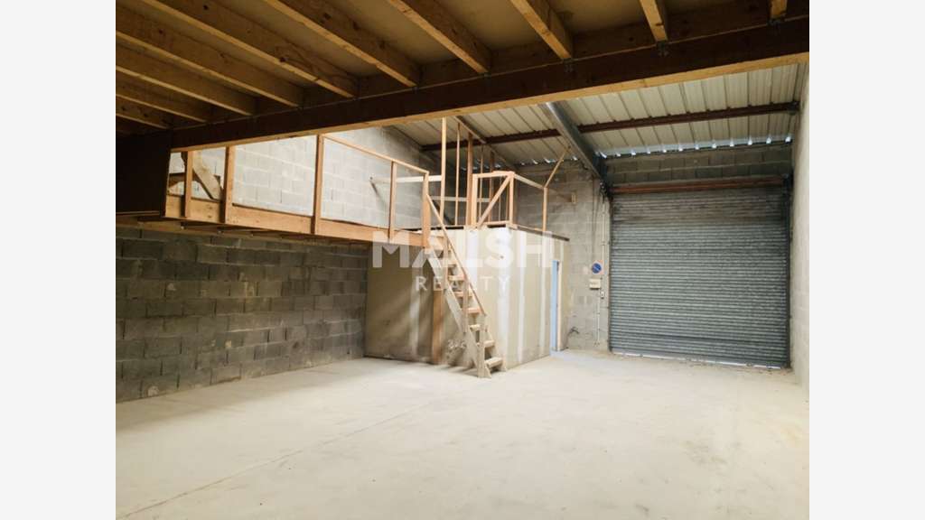 A louer 2 locaux 270m² à St-Symphorien-d'Ozon A7