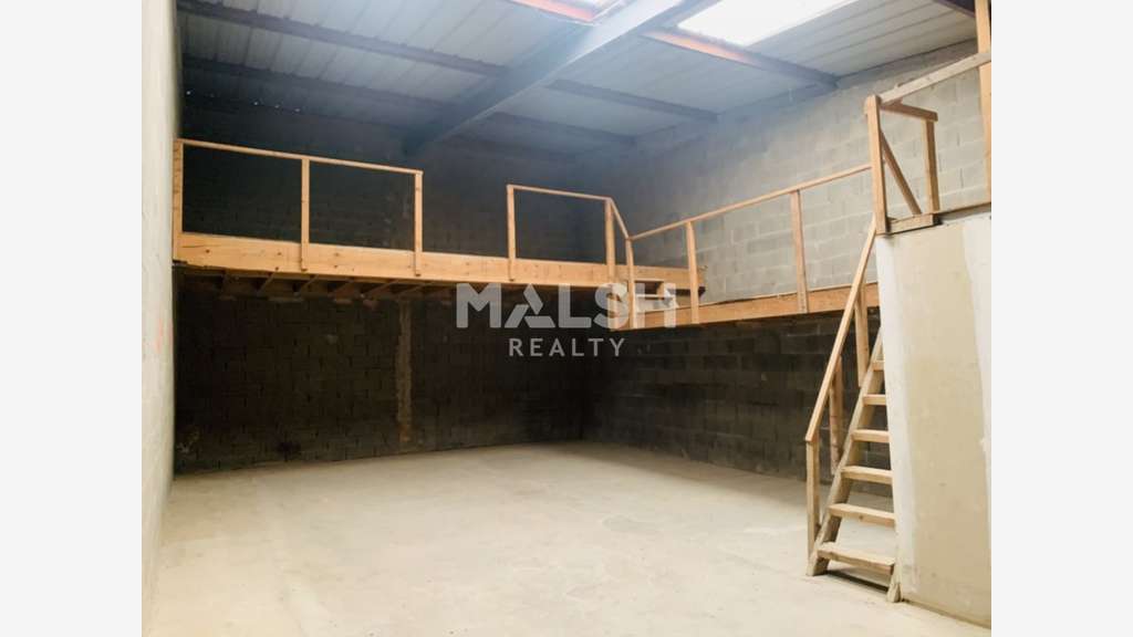 A louer 2 locaux 270m² à St-Symphorien-d'Ozon A7