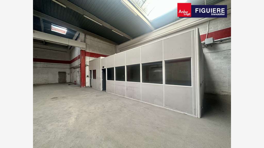 Loue locaux d'activités 567m² ZI des Estroublans