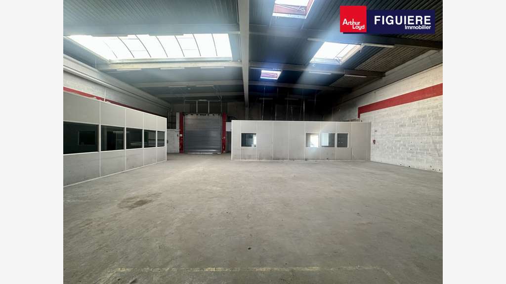 Loue locaux d'activités 567m² ZI des Estroublans