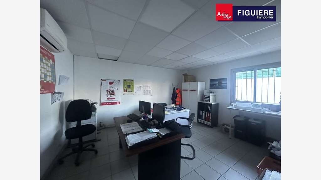 A louer local 446m² à Vitrolles ZI les Estroublans