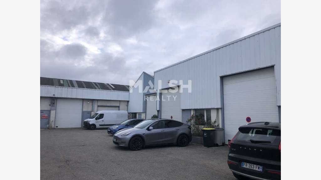 Loue locaux d'activités de 480m² à Venissieux