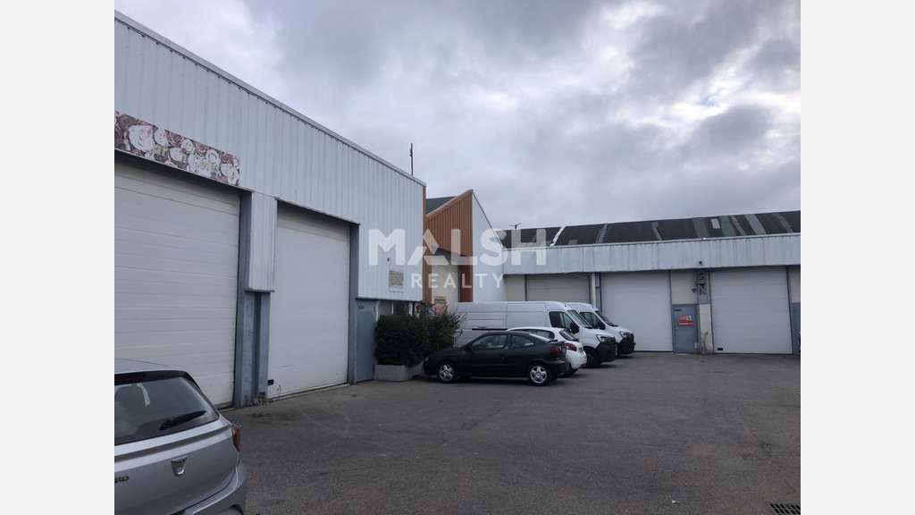 Loue locaux d'activités de 480m² à Venissieux