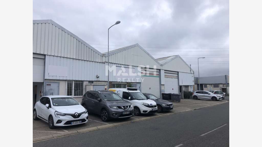 Loue locaux d'activités de 480m² à Venissieux