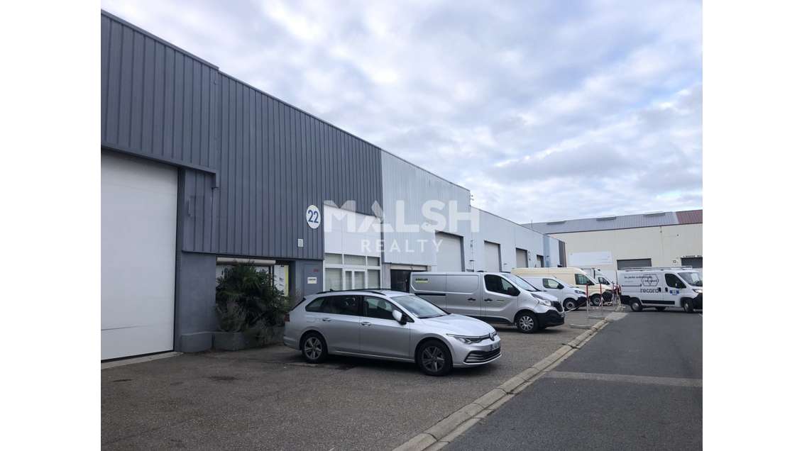 Loue locaux d'activités de 480m² à Venissieux