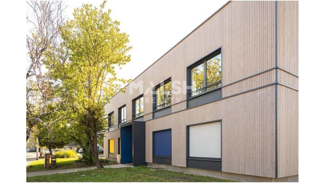 A louer local d'activité 1376m² à Vénissieux Nord 