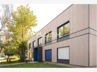 A louer local d'activité 1376m² à Vénissieux Nord 