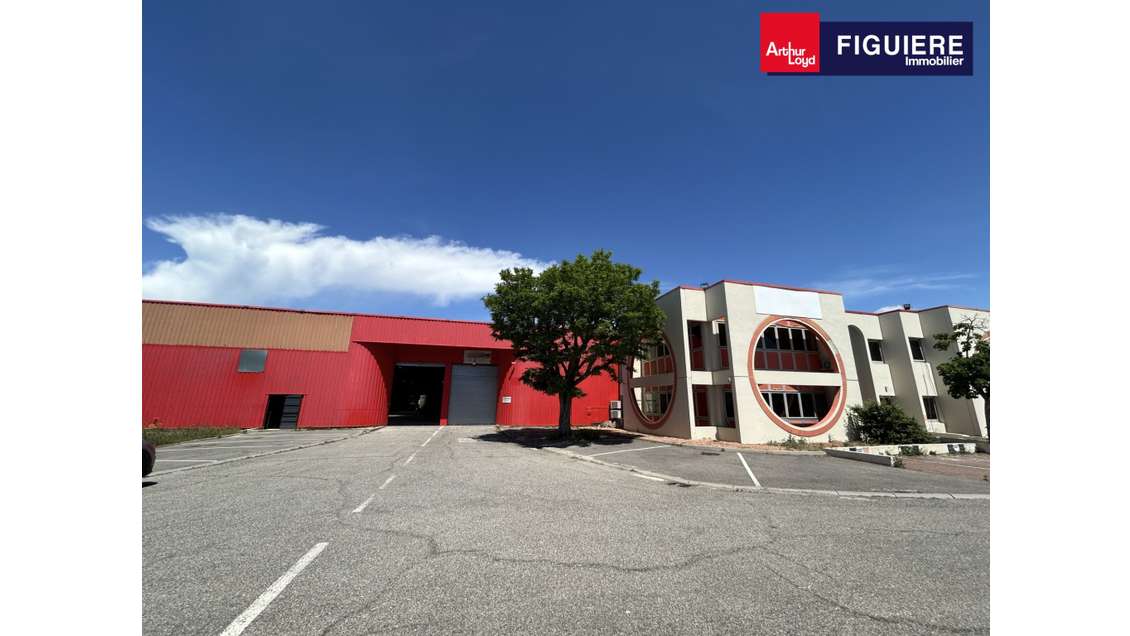 A louer local 2451m² zone Aéroport à Vitrolles
