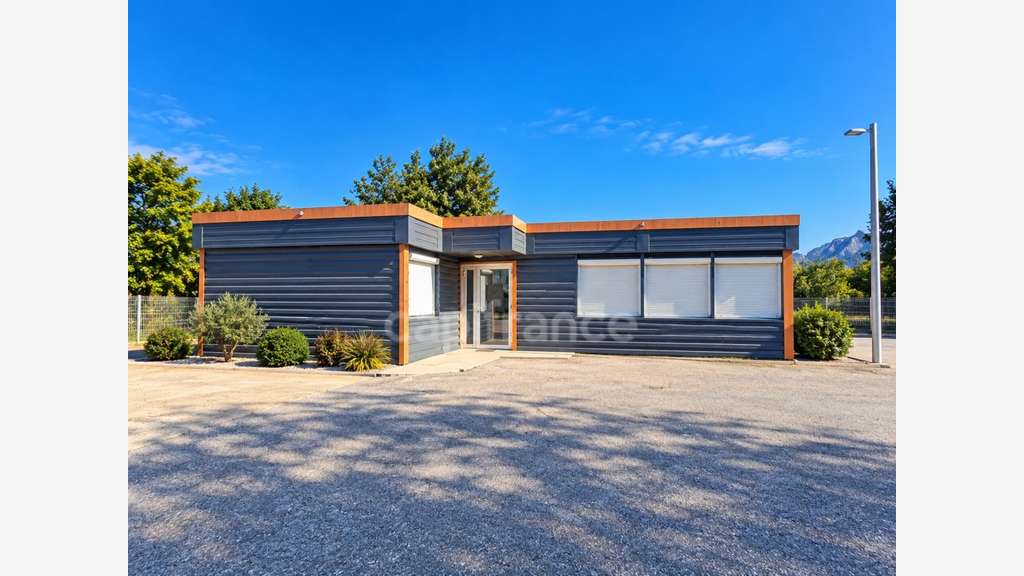 Rare 500m² de locaux à Aubagne