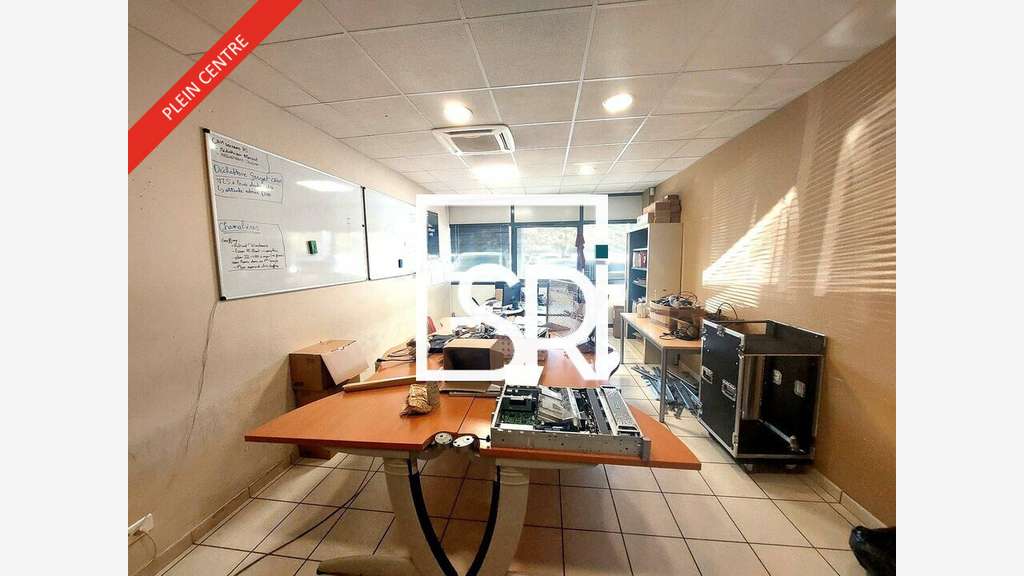 Locaux 335m² à louer ZAC de La Pardieu à Aubière