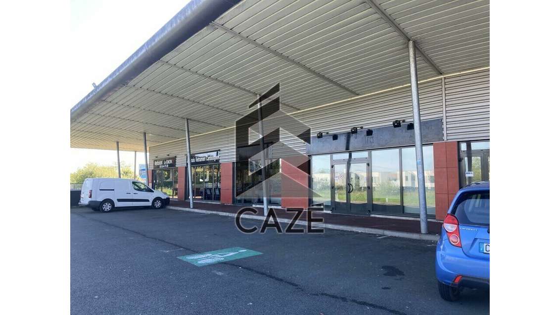 A louer local 442m² à Ambares et Lagrave