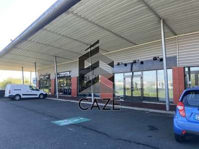 A louer local 442m² à Ambares et Lagrave