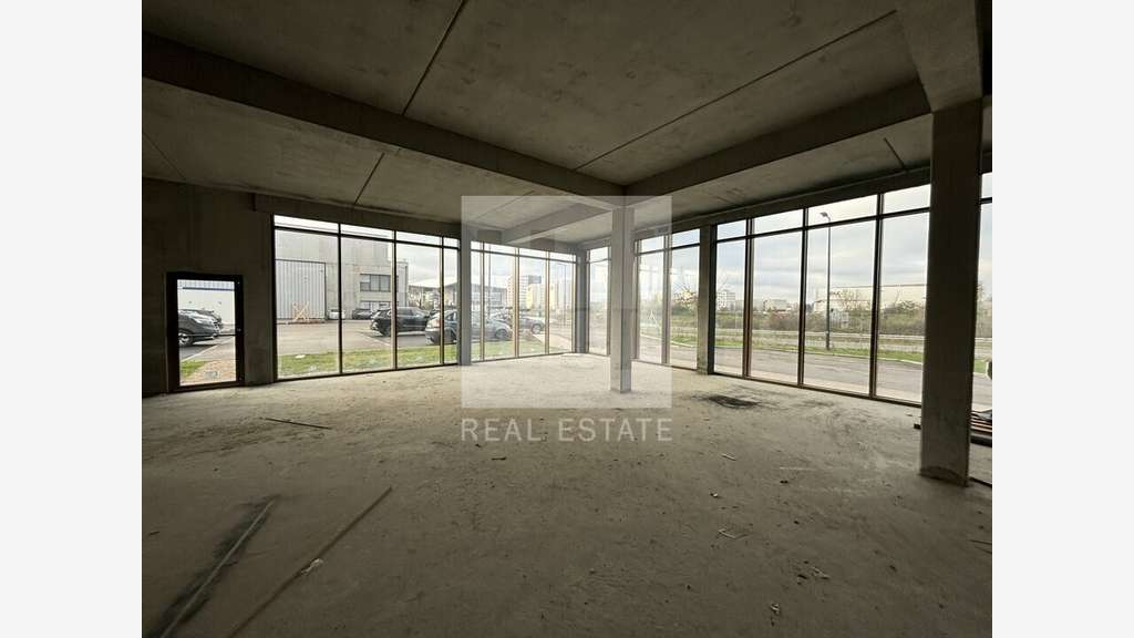 A louer locaux commerciaux neufs 220m² à Meyzieu