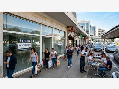 A louer locaux commerciaux 147m² rocade Ajaccio
