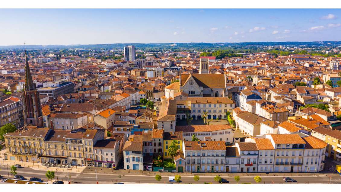 A louer local commercial 243m² empl premium Agen