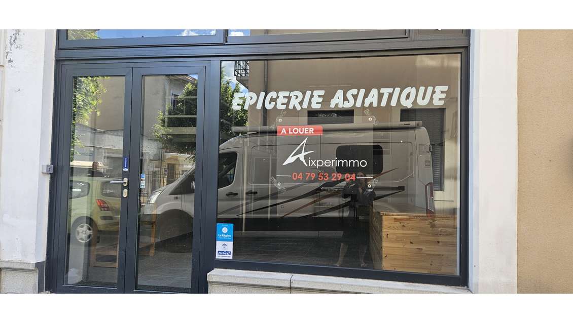 A louer local commercial 123m² à Aix-les-Bains