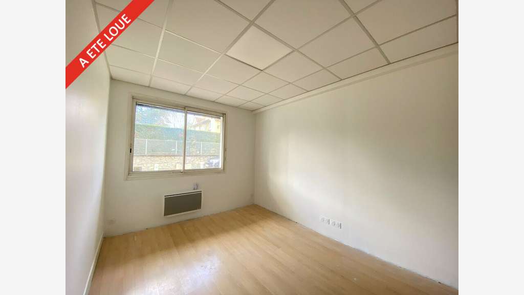 Location local commercial 60m² à Anglet