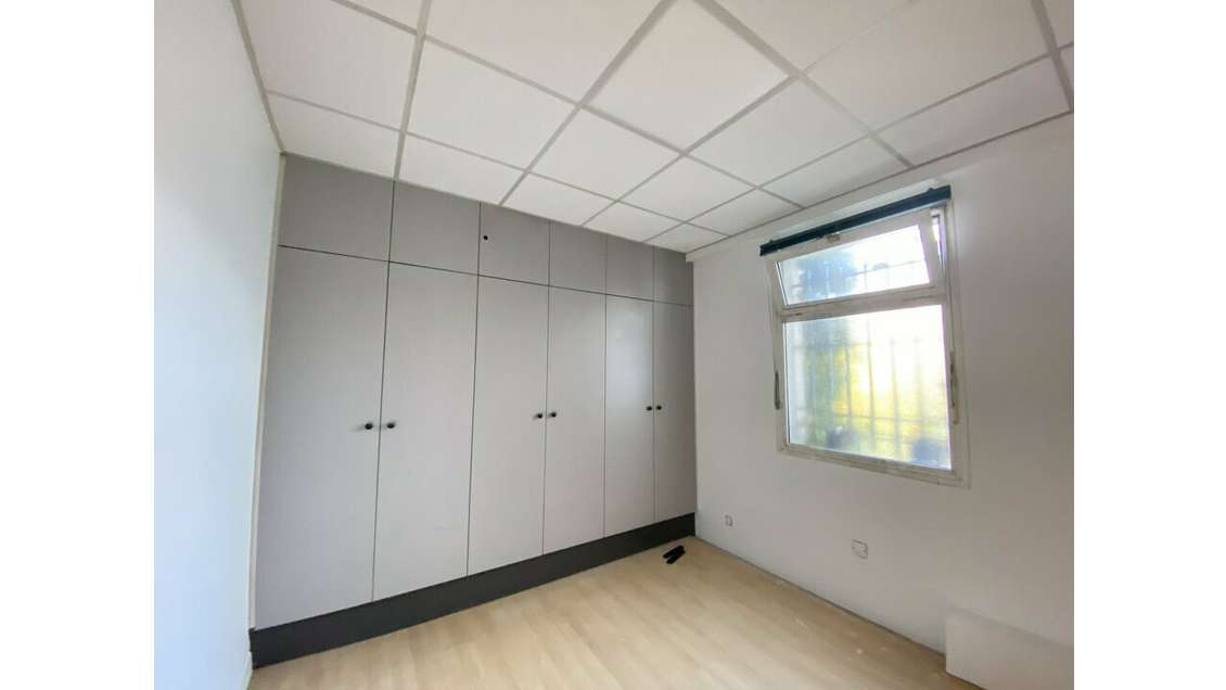 Location local commercial 60m² à Anglet