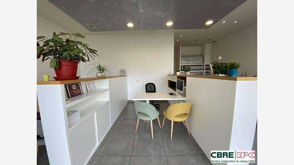 A louer local commercial 143m² à Anglet