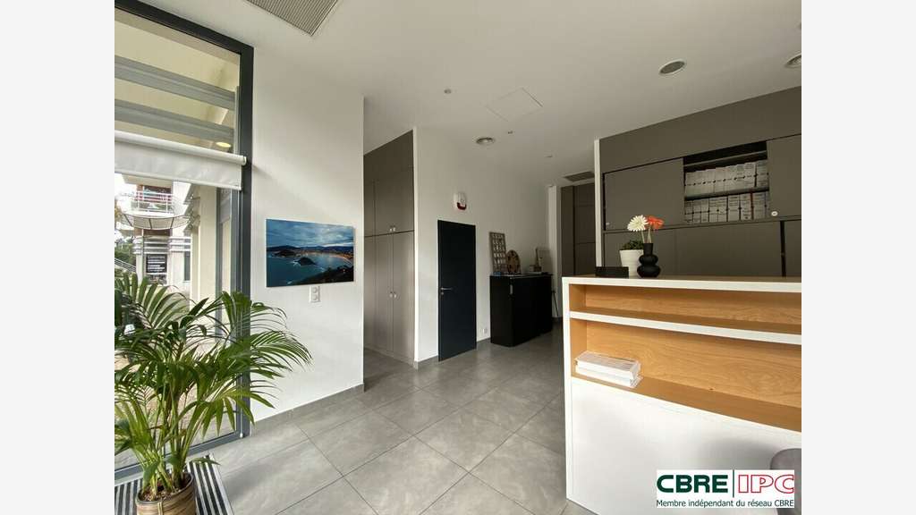 A louer local commercial 143m² à Anglet