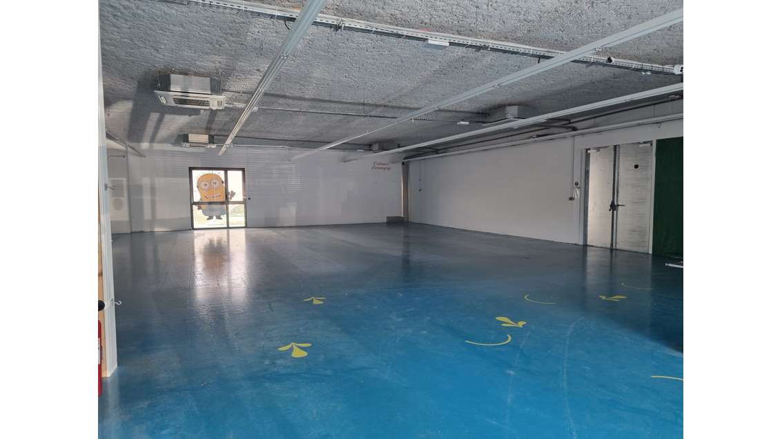 A louer local 516m² zone commerciale Anthy/Léman